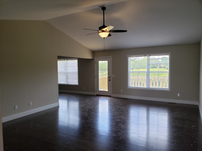 Photo - 503 Holladay Rd