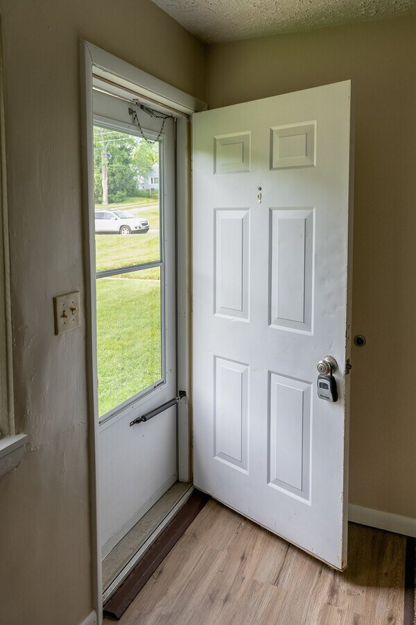 Photo - 1226 Roslyn Ave