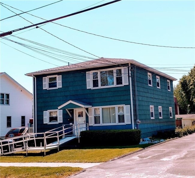 Building Photo - 24 Hoyt St Unit 2