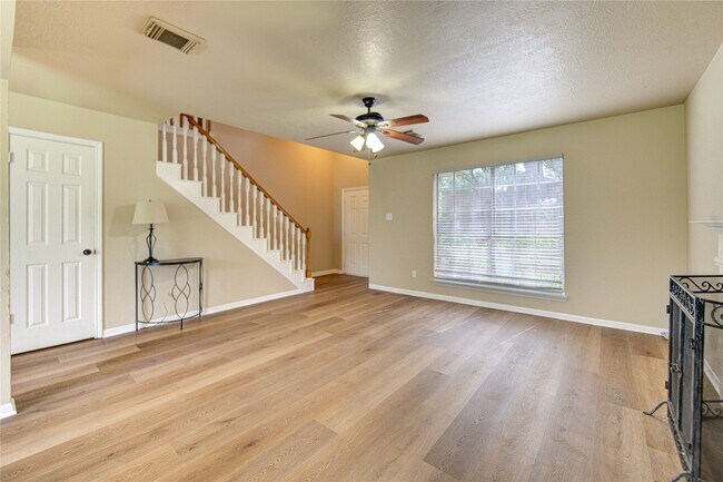 Photo - 138 W New Meadows Dr