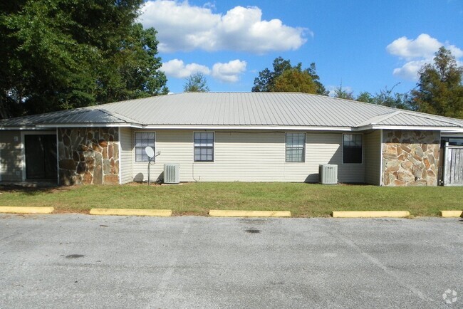 Building Photo - Charming 2 Bedroom Rental in Pace, FL with... Unit #6