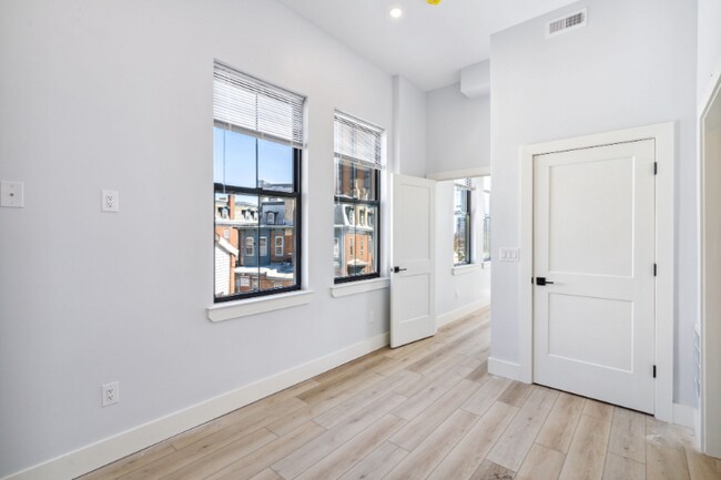 Photo - 3439 W Lancaster Ave Unidad 11