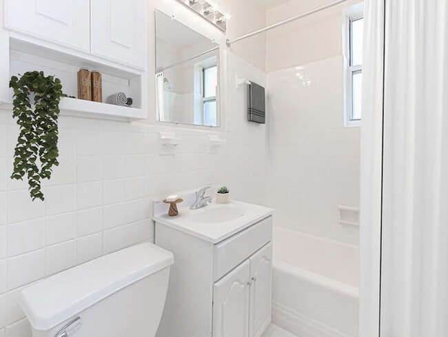 Photo - Skyland Apartments