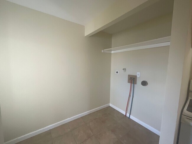 Photo - 21 Cooley Ave Unit 21 Cooley Ave 2nd Floor