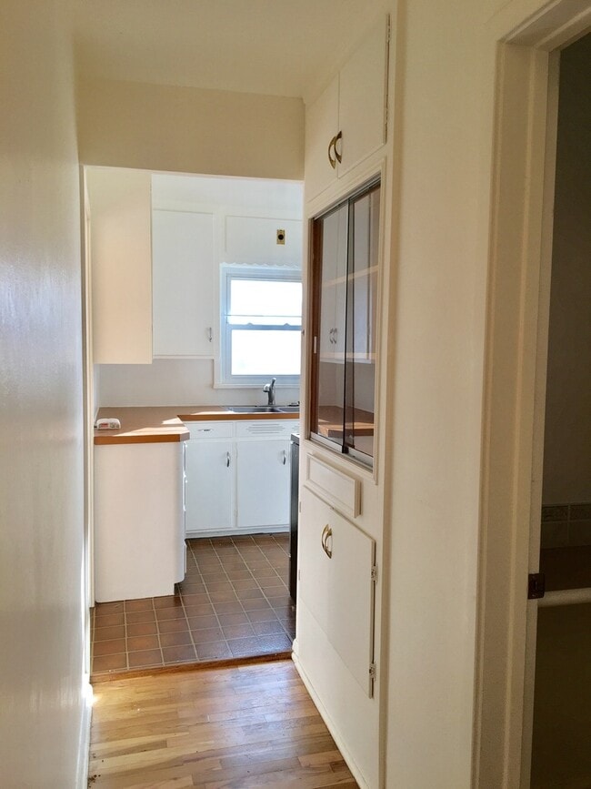 1706 3rd Ave