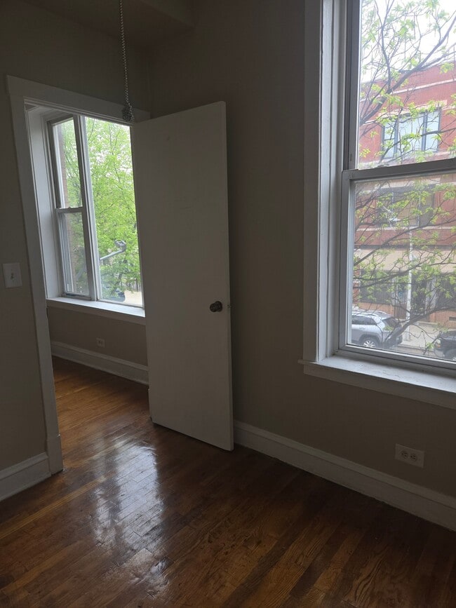 Photo - 2238 W 21st St Unit 2Front