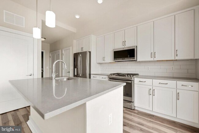 Photo - 1800 Mt Vernon Ave Unidad 401