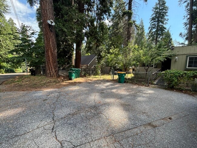 Photo - 2895 Willow St