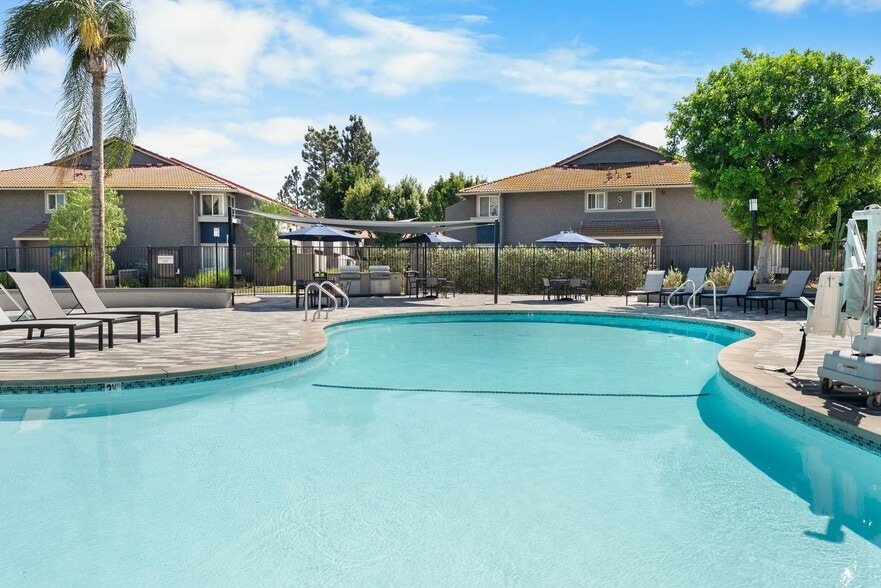 The 3900 Apartments