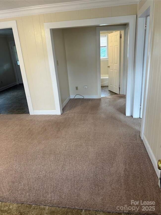 Photo - 323 W Bingham St