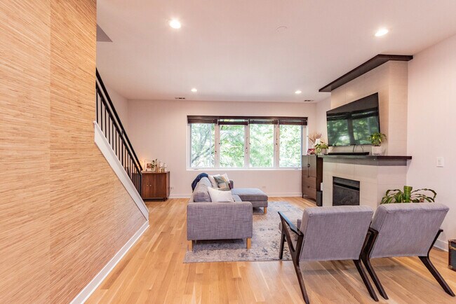 Photo - 1916 N Kedzie Ave Unit 2F