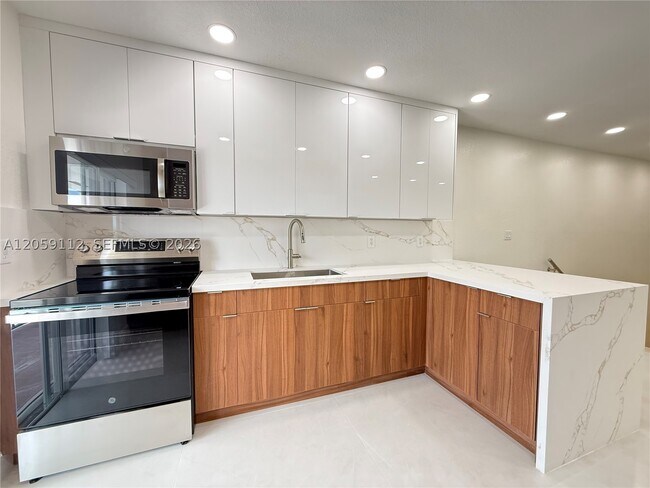 Photo - 3514 W 76th St Unit 201