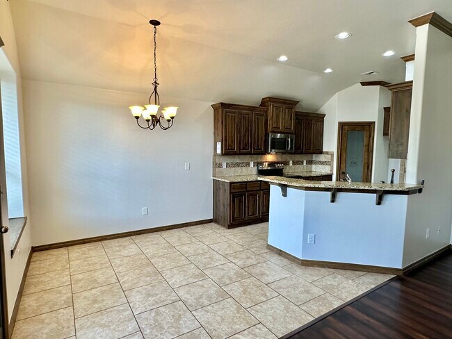 Photo - 709 Abilene Way