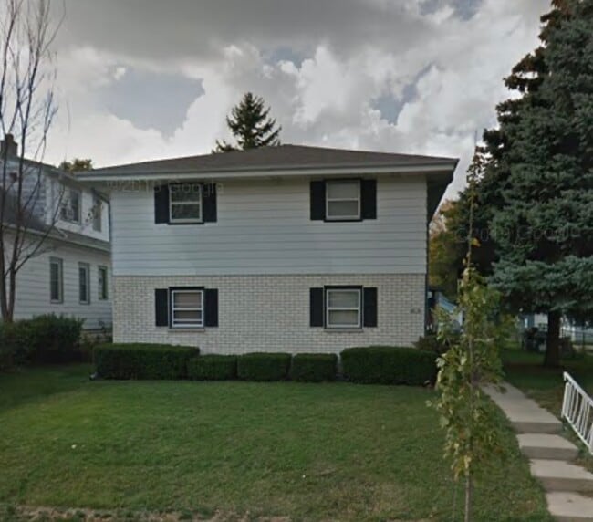 Building Photo - 2151 S 85th St Unit 102 Rental