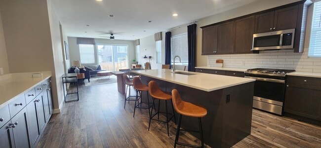 Photo - 1513 Zephyr Way