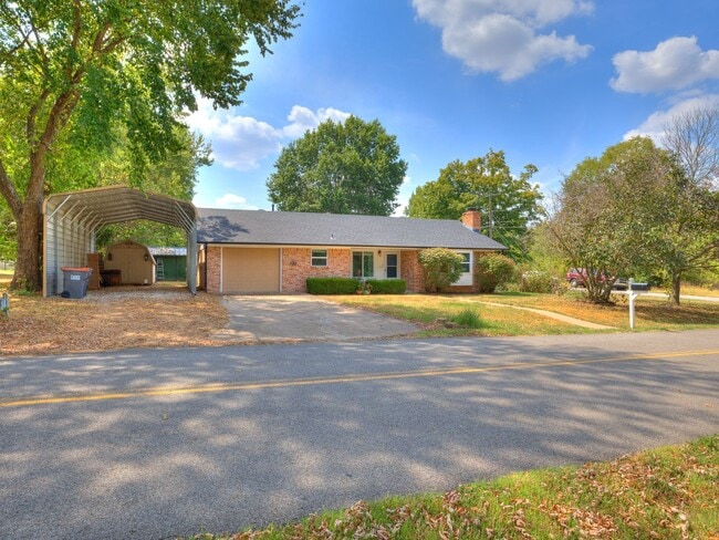 Photo - 463 E Johnson Ave