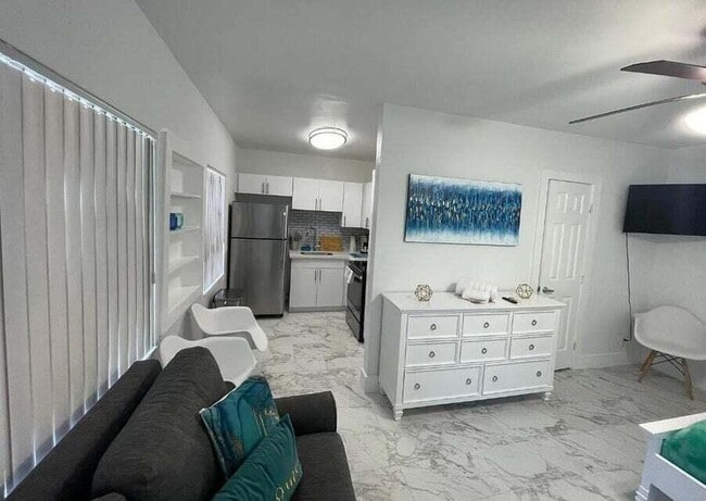 Building Photo - 201 S Ocean Blvd Unit 7