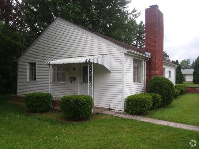 Building Photo - 200 Warrington Ave Rental
