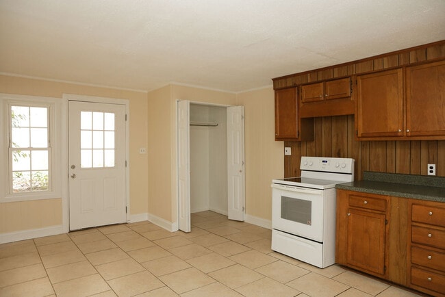 Building Photo - 1806 Walker Ave Unit E Rental