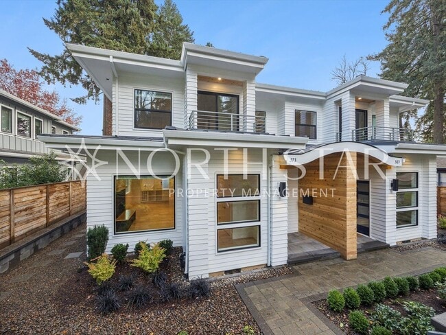 Photo - Lake Oswego Modern Luxury Duplex