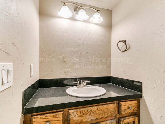 Photo - 10607 N MacArthur Blvd
