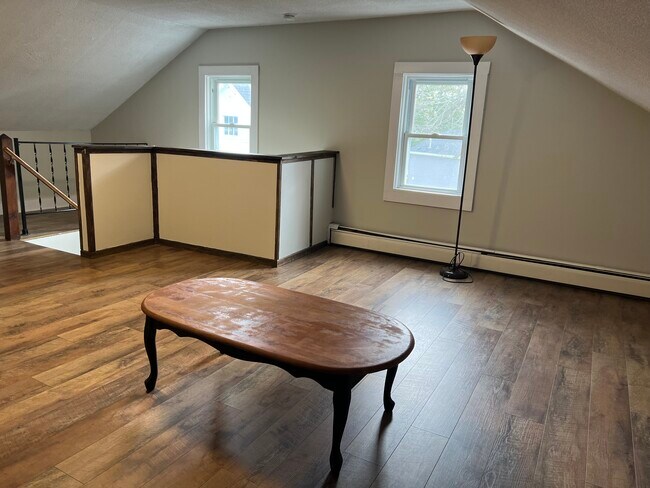 Photo - 420 William St