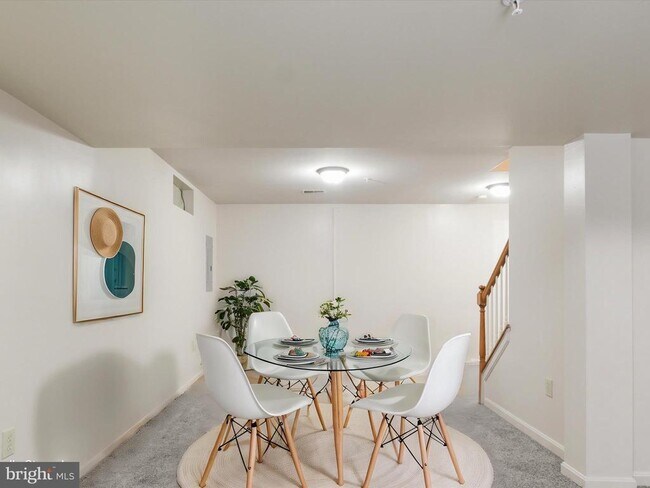 Photo - 13904 Floyd St