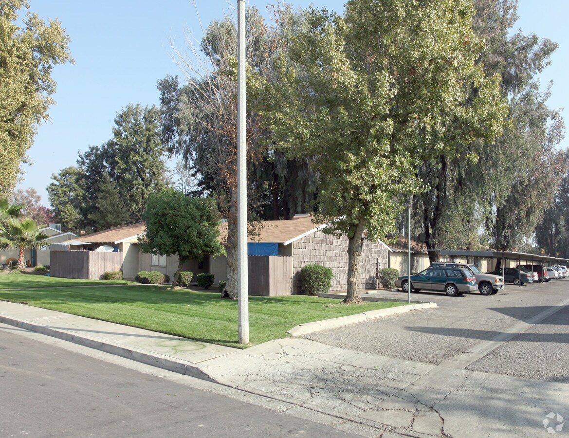 Redwood Apartments - Redwood Apartments