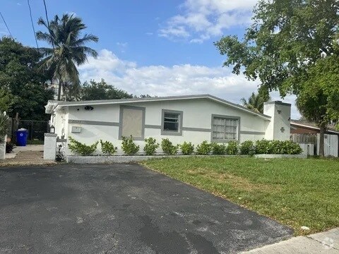 Building Photo - 4421 NW 34th Ct Rental