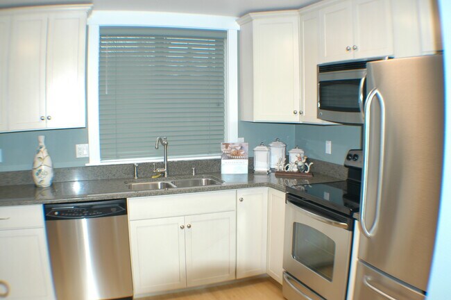 Photo - 2128 SW Holden St Unidad C 207
