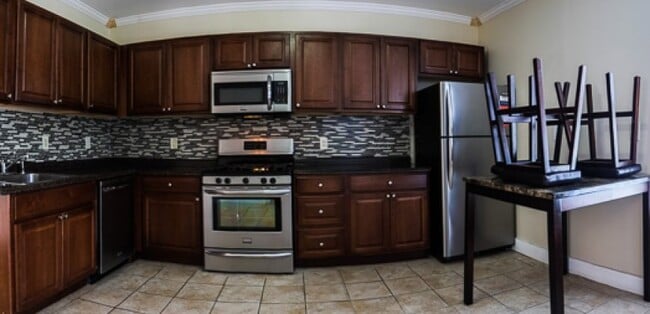 Building Photo - 301 Lexington Ave Unit 2