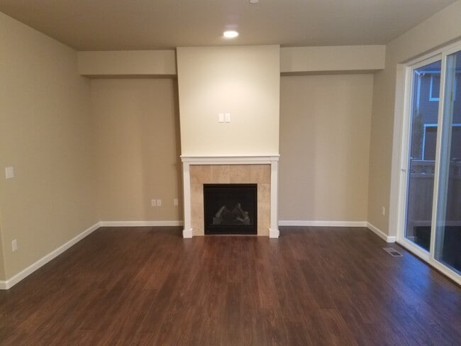 Photo - 1550 Craig Rd SE