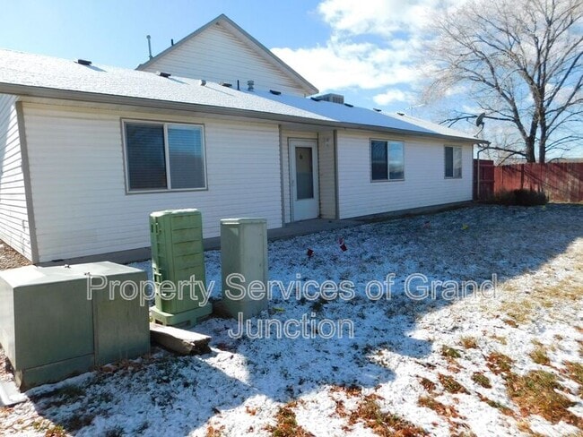 Photo - 393 Sunnyside Cir Unit E