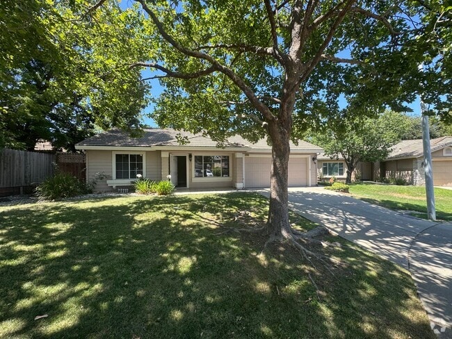 Building Photo - 3 bed / 2 Bath | West Roseville Home Avail...
