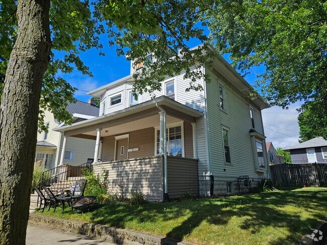 Building Photo - 116 N Summit St Rental