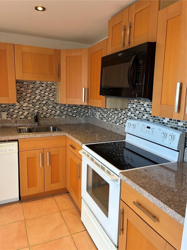 Photo - 3401 N Country Club Dr Unidad 706