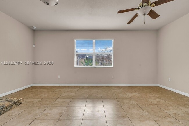 Building Photo - 134 SE 28th Ter Unit 20