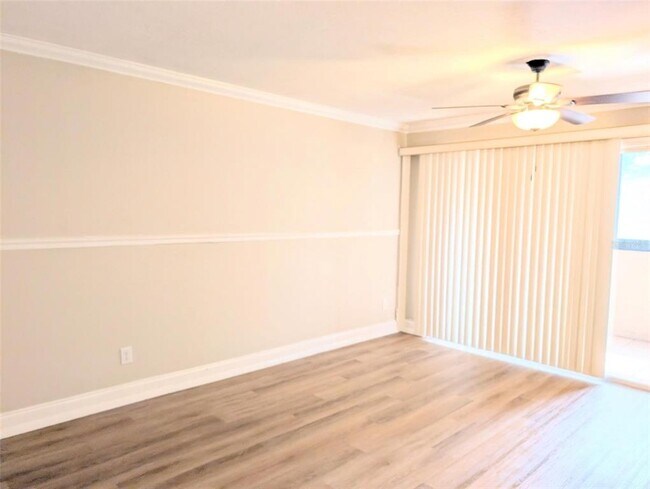 Photo - 3700 S Osprey Ave Unidad 212