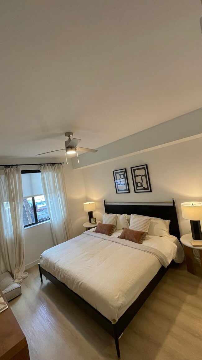 Photo - 50 NE 163rd St Unit A