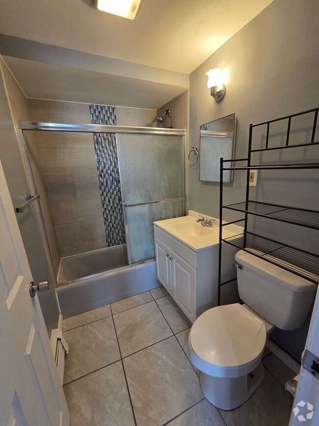 Building Photo - 389 Avenue E Unit 4 Rental