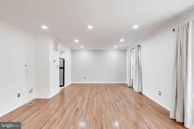 Photo - 20210 Maple Leaf Ct