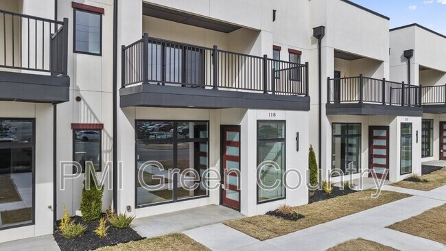 118 E Elgin St