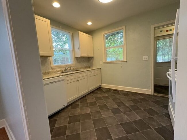 Photo - 2944 Hope Ave