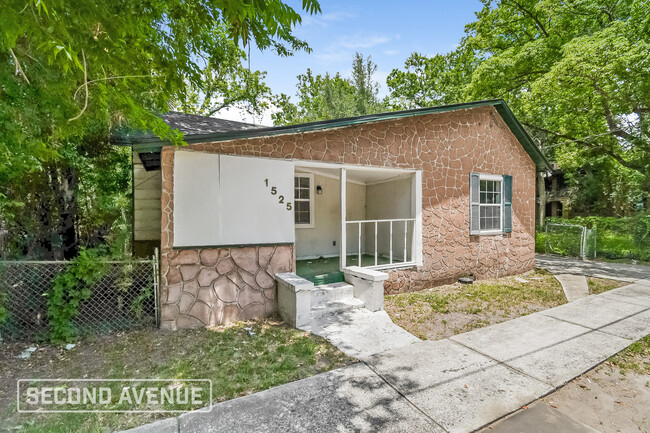 Photo - 1525 W 33rd St Casa