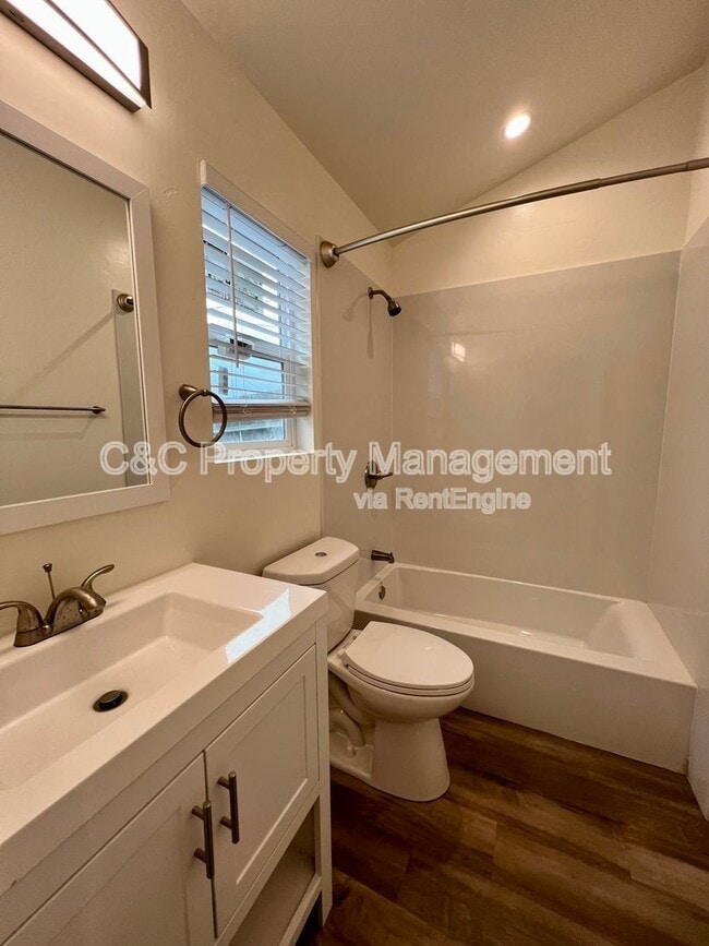 Photo - 1601 Hilby Ave Unit A