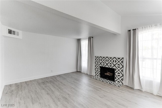 Photo - 2819 Briar Knoll Dr