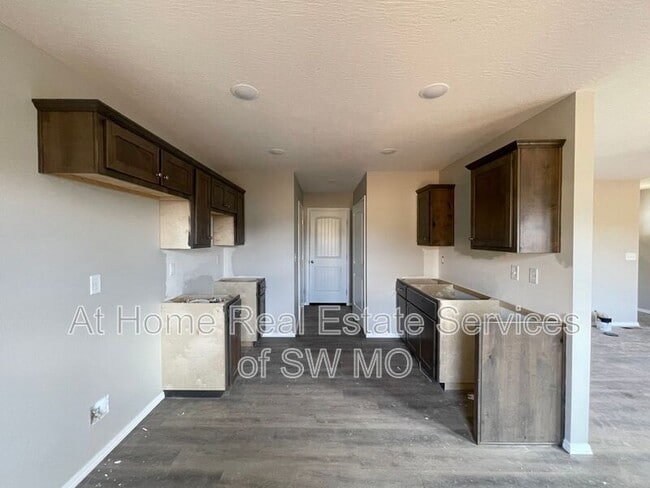 Photo - 822 E Watermill Cir