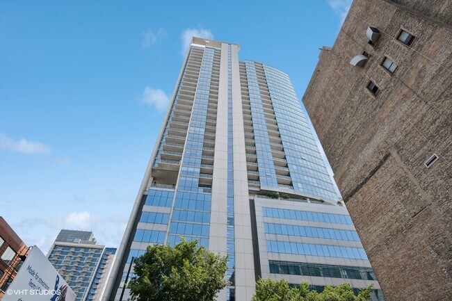Building Photo - 303 W Ohio St Unit 3107