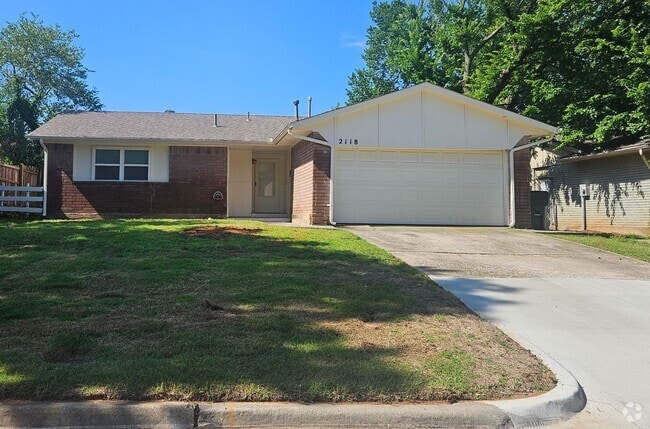 Building Photo - (3) Bed/(1.5) Bath Avail NOW! Rental