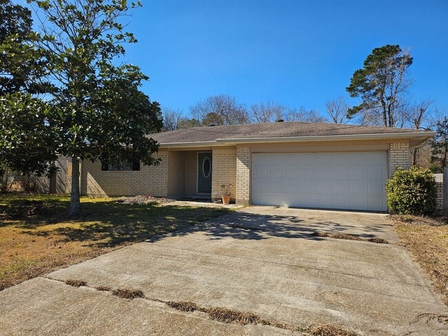 Building Photo - 914 S 10th St